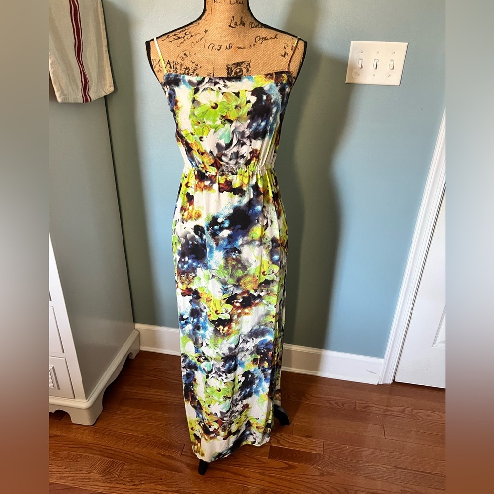 In VERY good condition Barney’s NY lightweight dress!